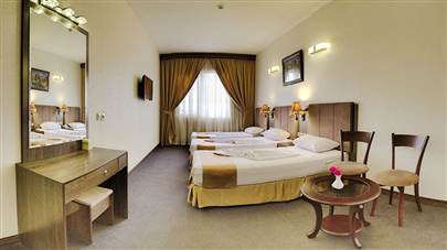 اتاق سه تخته هتل کیانا مشهد